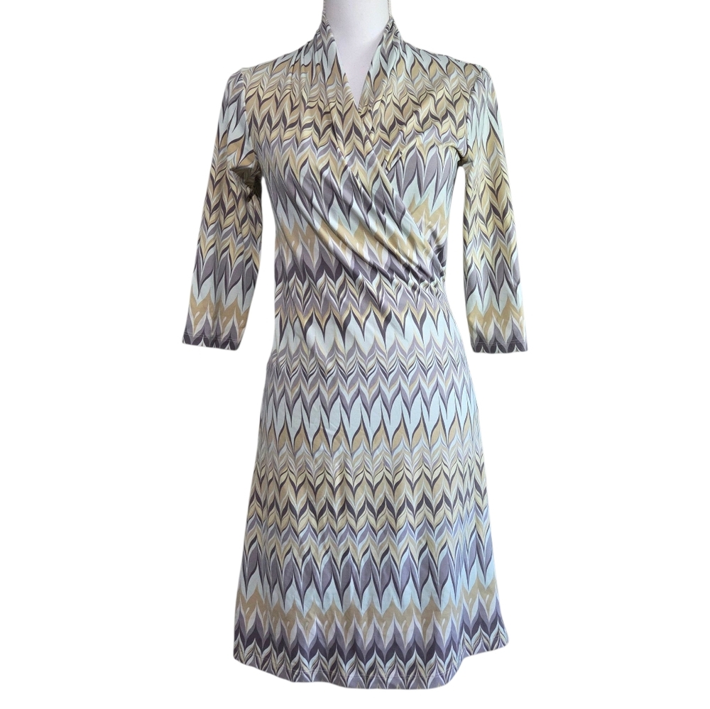 J. McLaughlin Zigzag Wrap Style Midi Dress in Cream and Gray